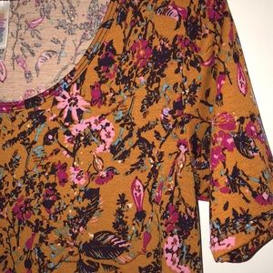 Lula Roe Perfect Tee